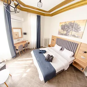 3* מלון Nea Metropolis